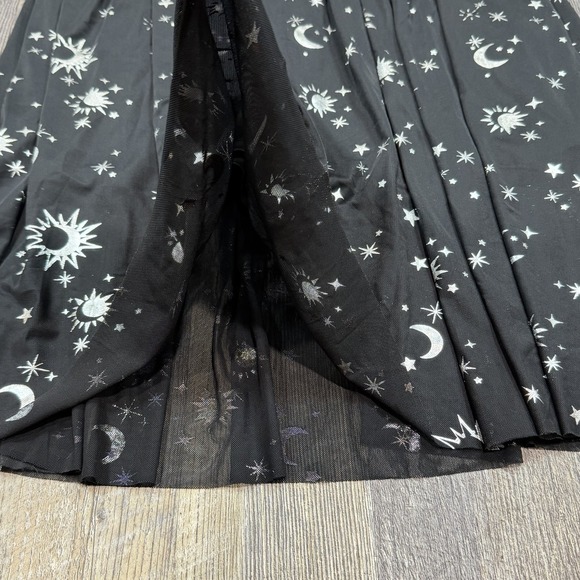 Hot Topic Women's Black Celestial Pleated Midi Skirt Sun Moon Stars Size Small - Picture 3 of 10